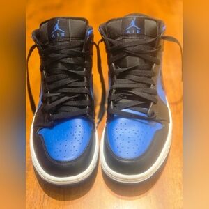 Air Jordan 1 Mid Men's Sneaker Size 10.5